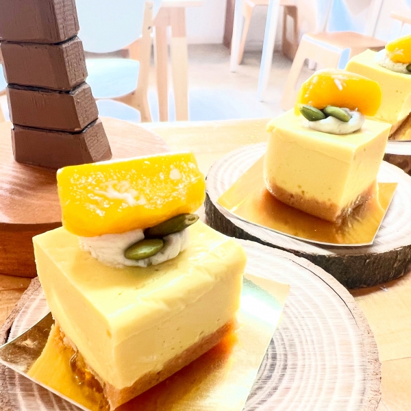 マンゴーとココナッツミルクのrawレアケーキ